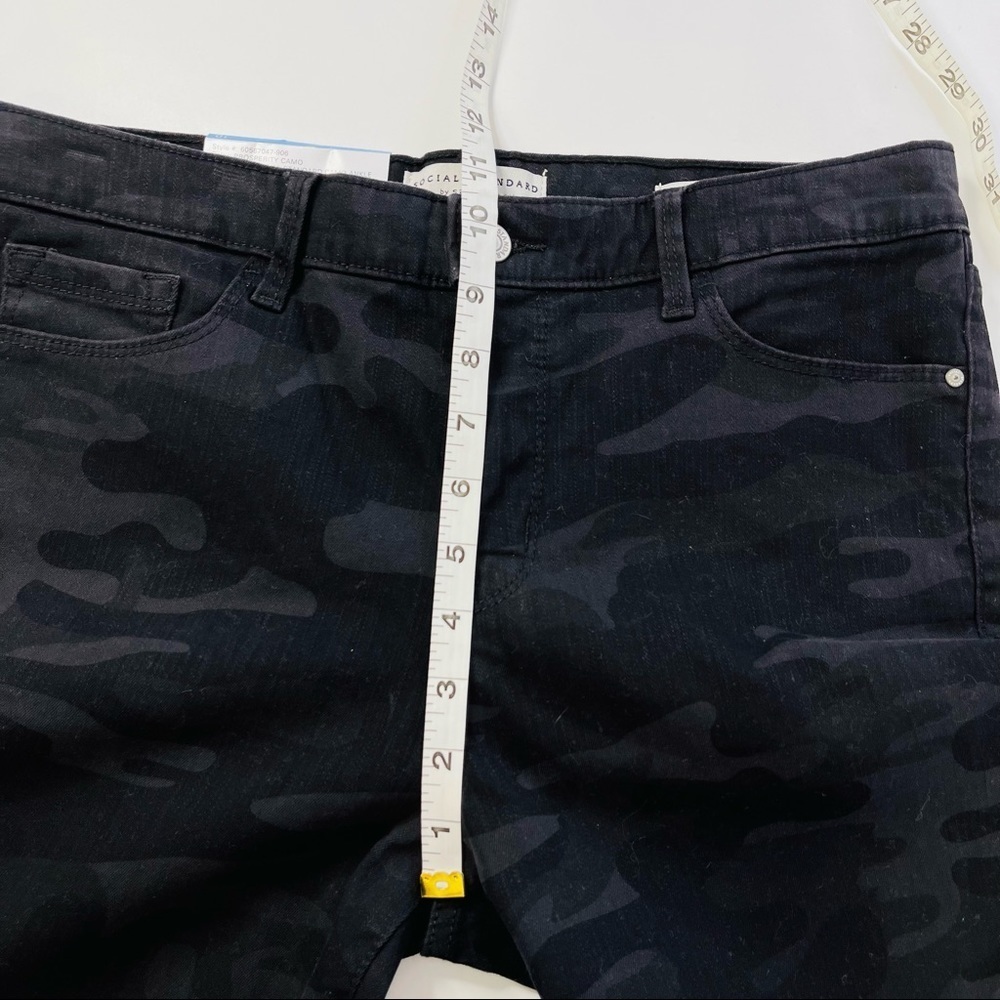 New Social Standard Camo Ankle Jeans Womens‎ 10 Black Gray Stretch Mid Rise - Picture 10 of 12